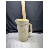 Tupperware buttercup yellow pitcher with lid