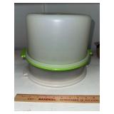 Tupperware cake and pie savers