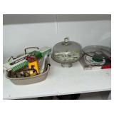 Cake stands and roasting pan