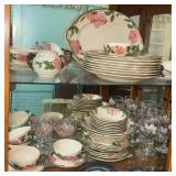 Franciscan Desert Rose China 8plc setting plus 2 serving bowls, 5 stems, 2 sherbets, oval platter and cream/sugar