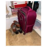 Rolling suitcase