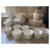 38 pieces Metlox Poppytrail Sculptured Daisy dinnerware