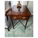 Wellington Hall Georgian Federal style mahogany end table