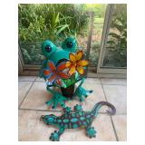 Metal art frog and lizard garden decor