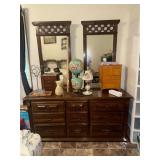 Double dresser with 2 matching mirrors