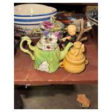 Teapot, incense burner and figurine