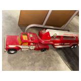 Vintage Nylint serial hook-n-ladder pressed steel toy fire truck
