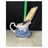 Blue and white ridgeways Shakespeares country creamer with vintage knife set