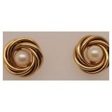 14 K Gold Earring Set w/ Pearl Center