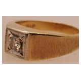 14 K Gold Ring w/ Center Stone Diamond?