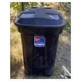 32 Gallon Trash Tote on Rollers