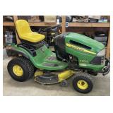 John Deere LA135 Riding Lawnmower