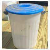 Waste Can with Lid