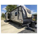 2017 Lacrosse Luxury Lite Camper