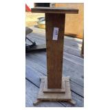 Oak Fern Pedestal