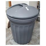 32 Gal Plastic Trash Can w/ Lid