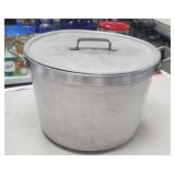 Stainless Cooking Pot w/ Lid