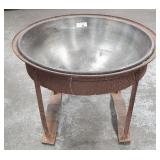 Fire Pit Stand w/ Open Kettle/Liner