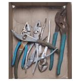 Flat of Pliers inc/ Channel Lock