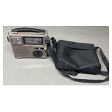 GrunDig Hand Crack Radio w/ Soft Case