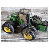ERTL 1/16 John Deere 4WD Tractor Split Duals