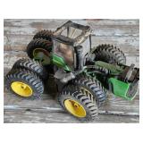ERTL 1/16 John Deere 4WD Tractor w/ Split Duals