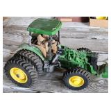 ERTL 1/16 John Deere FWA Cab Tractor w/Duals