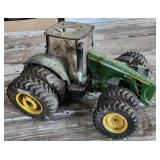 ERTL 1/16 John Deere FWA Cab Tractor w/Duals
