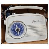 Byron Statics AM/FM Retro Radio