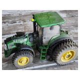 ERTL 1/16 John Deere FWA Cab Tractor w/Duals