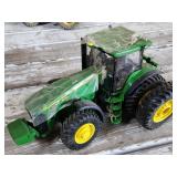 ERTL 1/16 John Deere FWA Cab Tractor w/Duals
