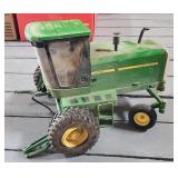ERTL 1/16 John Deere 4995 Windrower Body
