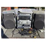 Aiwa Stereo with Speakers