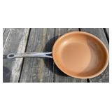 Gotham 9 1/2" Skillet