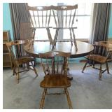 Center Pedestal Table and 5 Chairs