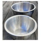 2 & 4 Qt Stainless Mixing Bowls