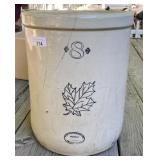 8 Gallon Monmouth Stoneware Crock 8 Gallon Monmouth Stoneware Crock