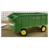 John Deere 112 Silage/Chuckwagon