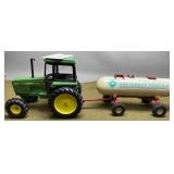 John Deere 2550 Tractor