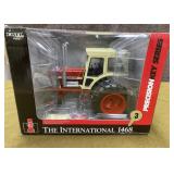 Ertl IH 1468 V8 Tractor w/ Duals & Cab