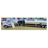 Ertl Big Farm Peterbilt & Trailer