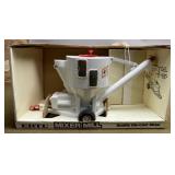 ERTL FS Grinder Mixer