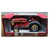 International 460 Utility Tractor
