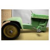 John Deere L&G Pedal Tractor