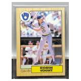 1987 Robin Yount Baseball Card O-Pe-Chee