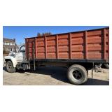 1984 Ford F700 Grain Truck