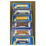 6 HO Scale Train Cars