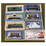 8 HO Train Cars