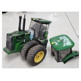 ERTL 1/16 John Deere 4WD Front End w/ Duals