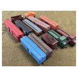 11 HO Scale Cars & Cabooses